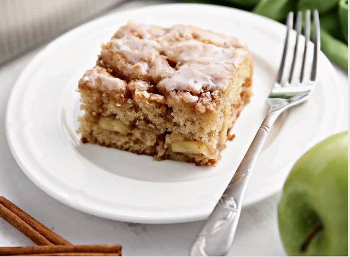 Как замесить тесто на глазированный яблочный пирог