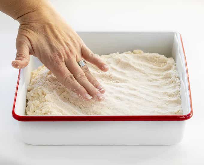 Как сделать тесто на песочные пирожные с яблоками