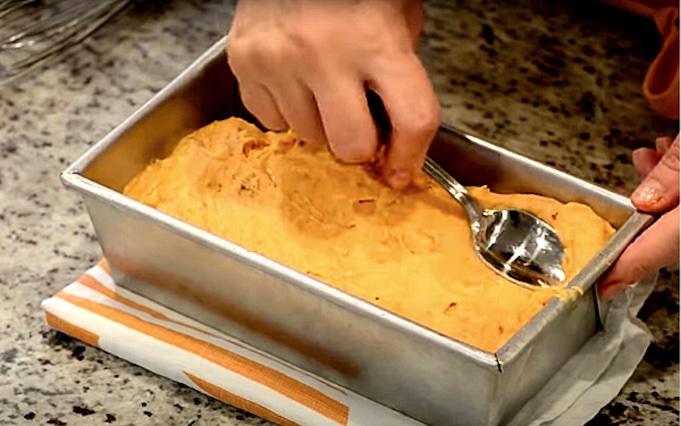 Как испечь кекс на томатном соке
