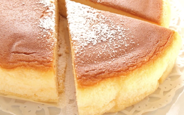 Рецепты японского чизкейка заполонили Интернет. Специально узнал как готовит этот сверхлегкий торт парижский шеф-кондитер