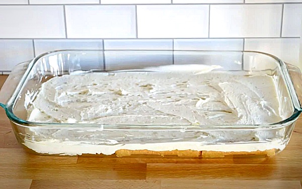 итальянский десерт Тирамису с Лимончелло Поверх савоярди выложите половину крема