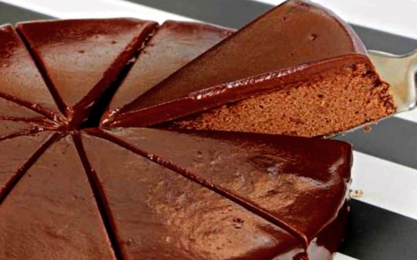 Рецепт шоколадного торта без глютена и лактозы