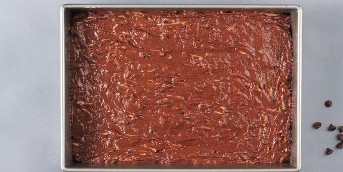 Как испечь шоколадный торт с кабачками