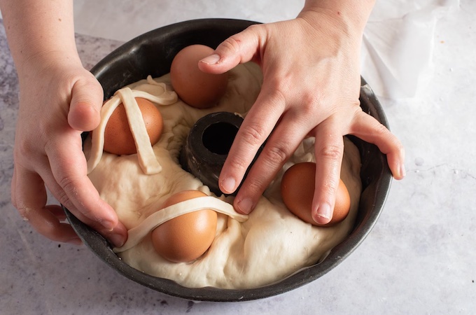 Как испечь пасхальный пирог Касатьелло