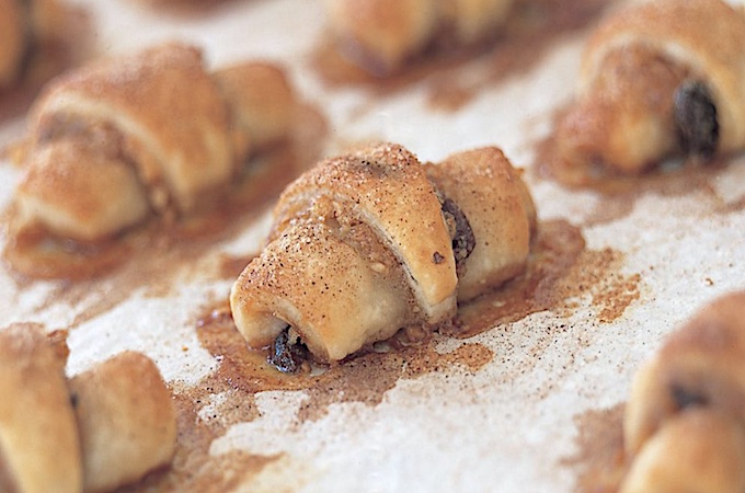 Как испечь рогалики с начинкой